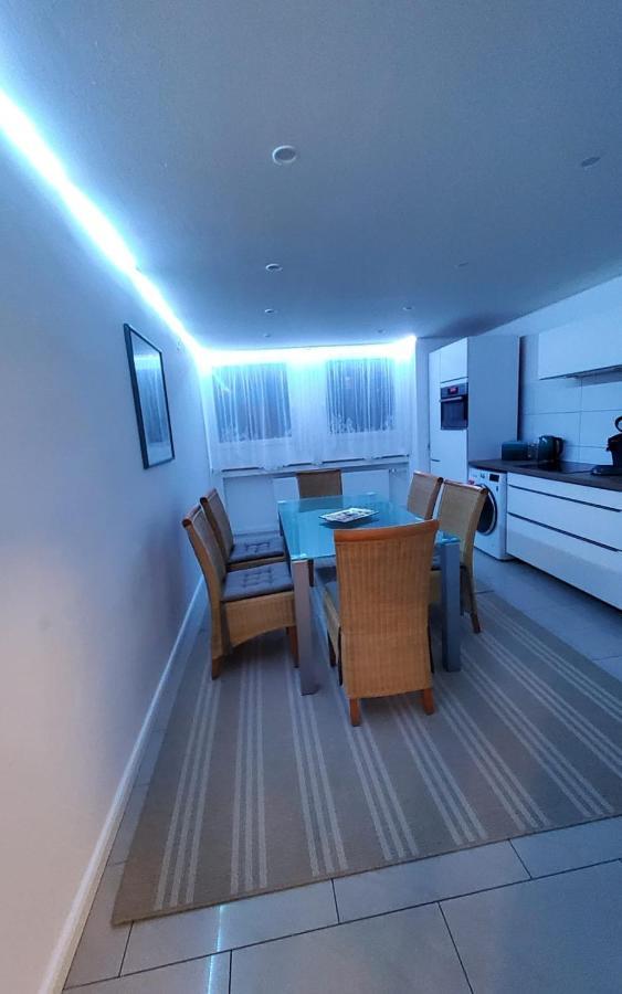 3 Zimmer Wohnung - Keine Party Wohnung ! 6 Personen 杜塞尔多夫 外观 照片